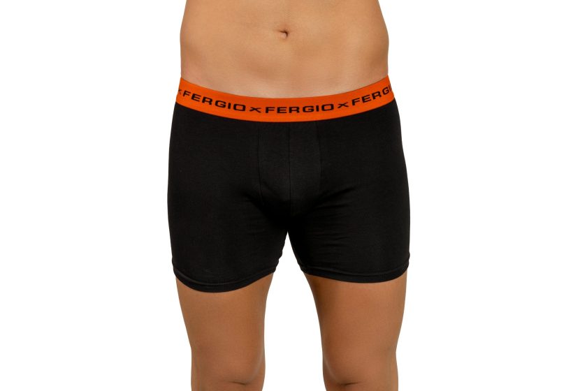 Vücuda oturan slim fit boxer ile modern erkek iç giyim deneyimi