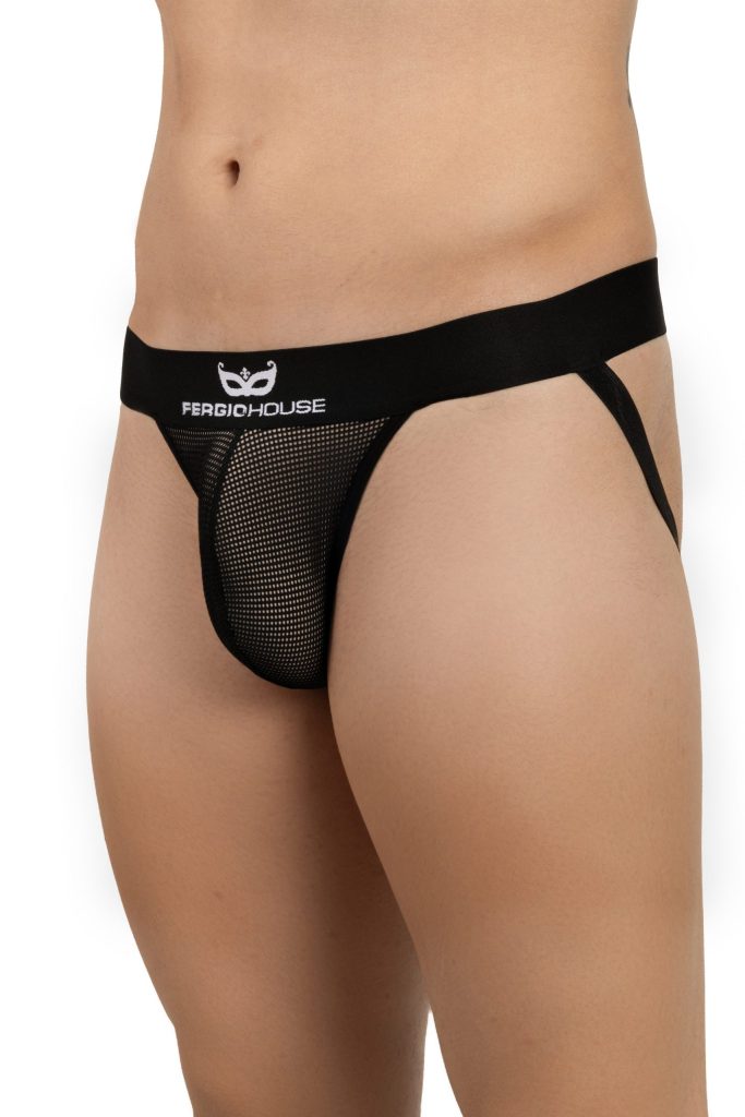 Erkek Fantazi Giyim: Fergio Gusto Harness modeliyle vücut hatlarını vurgulayan model
