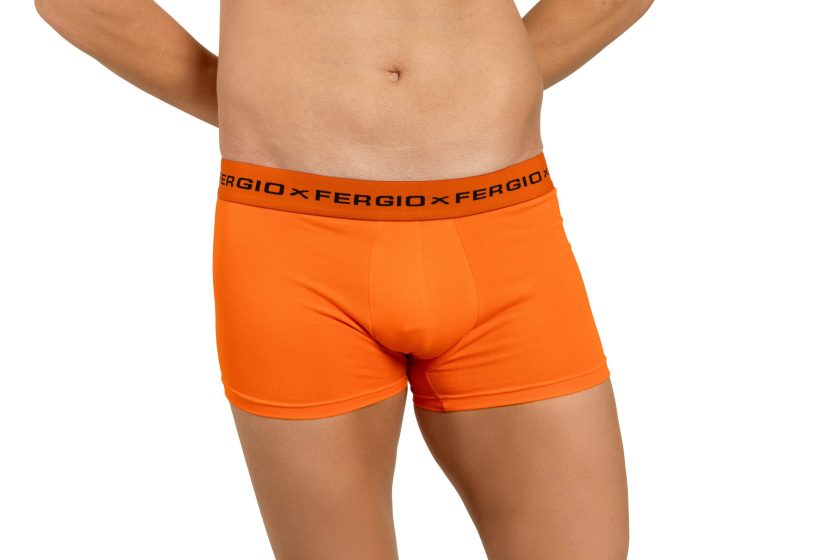 Ev konforunda boxer giyinerek rahatlığın tadını çıkarın. Fergio Shop'un konforlu ve şık boxer modelleriyle evde rahatça hareket edin